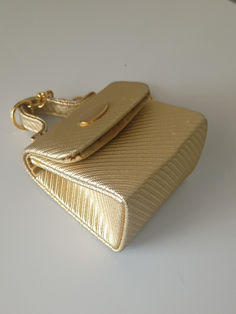 Vintage Estee Lauder Gold Mini Handbag Purse Keychain Pre-Owned Snap Closure - Picture 6 of 10